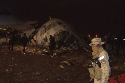 Bomberos reporta al menos 15 fallecidos por el accidente de un avión militar en El Alto 