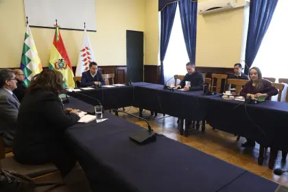 Conforman Comisión de Diálogo liderada por Lara y convocan a Rodrigo Paz y movilizados para este miércoles
