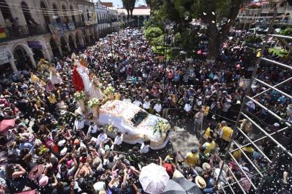 Fe y devoción en la Festividad de la Virgen de Urkupiña