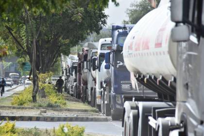 Filas por gasolina estarán “resueltas en dos o tres días”, dice presidente de YPFB