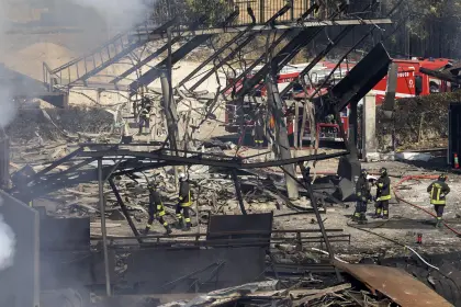 Imágenes aéreas muestran la impresionante explosión de una gasolinera en Roma