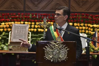 Reforma de leyes y subvención, temas pendientes a un mes de la gestión de Paz, señala senador de Libre