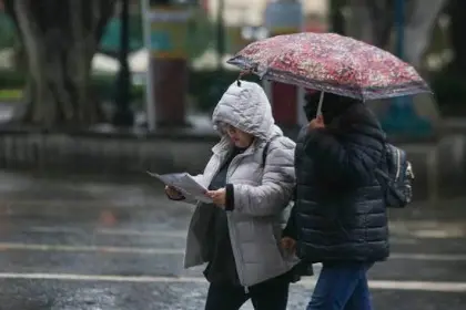 Pronostican temperaturas bajo cero en La Paz y recomienda abrigar a los estudiantes por el retorno a clases