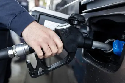 Gobierno de Chile anuncia históricas alzas en los precios de los combustibles por la guerra