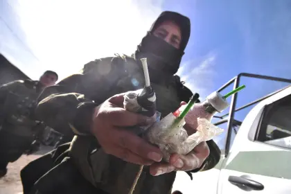 “Francotiradores”, “crimen organizado” y la escalada de violencia en los bloqueos se cobran la vida de cuatro policías y un civil en Bolivia 