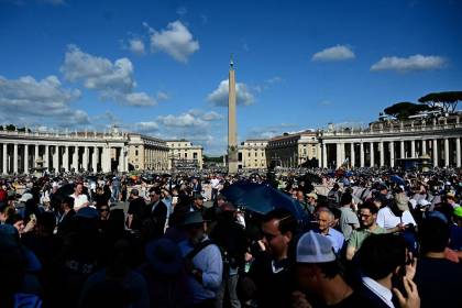 La expectación aumenta en el Vaticano antes de una nueva fumata, ¿habrá papa?