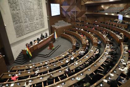 Gobierno deja en manos del Legislativo la aprobación del crédito del FMI y espera que en cuatro semanas se concrete el primer desembolso 