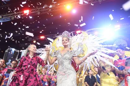 Camila I fue coronada como reina del Carnaval cruceño 