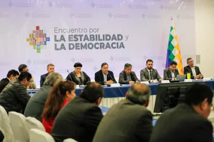 Estas son las reacciones de los asistentes al ‘Encuentro por la Estabilidad y la Democracia’ convocado por el Gobierno 