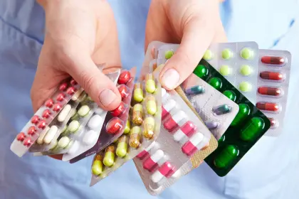 Farmacéuticos dicen que la producción de medicamentos se redujo en más del 30% por falta de dólares