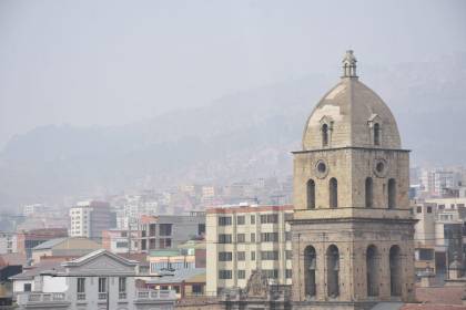 Contaminación: UMSA instruye clases virtuales desde este lunes y dispone uso obligatorio de barbijo para personeros