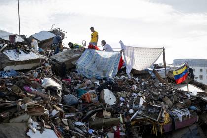 Una semana después de los sismos, Venezuela busca sobrevivientes entre la escasez y desamparo