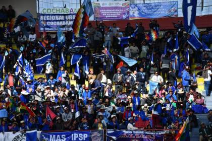 Sigla del MAS: arcistas dicen que no le pertenece a Evo sino a las organizaciones sociales 