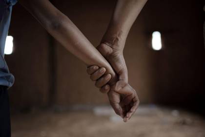 Justicia envía a la cárcel a pareja acusada de usar niños para pedir limosna