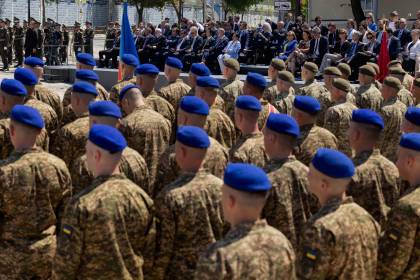 Cónsul de Ucrania reconoce enlistado de extranjeros en la guerra, pero dice que es “voluntario”