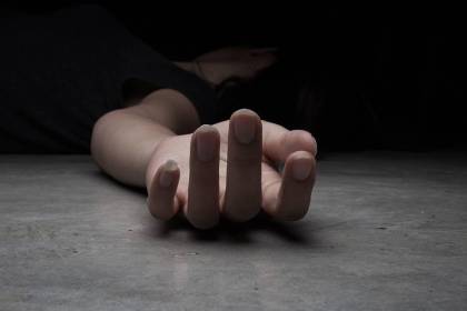 Aprehenden en Santa Cruz a hombre que mató con más de 30 puñaladas a su pareja en Potosí 