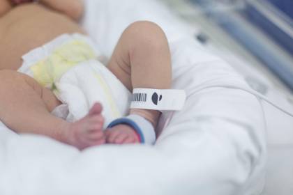 Fiscalía investiga infanticidio de un bebé de cuatro meses en el Plan Tres Mil; el padre está aprehendido