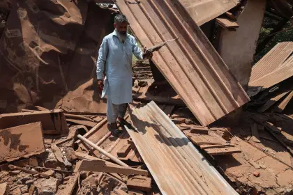 India y Pakistán acuerdan un ‘alto al fuego’ en su mayor escalada en 26 años con la mediación de EEUU