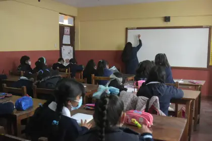 Clases vuelven a modalidad presencial desde este martes, anuncia el Gobierno