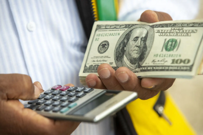 Dólar referencial cierra su segunda semana consecutiva por encima de los Bs 10 para la venta