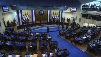 Nuevo Congreso dominado por Bukele asume en El Salvador