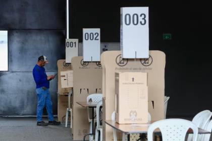 Colombia elige presidente con la izquierda desafiada por la extrema derecha