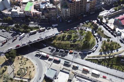 Gobierno y transportistas de La Paz declaran cuarto intermedio en el diálogo por la distribución de combustibles