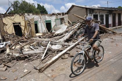 Bolivia afirma que por ahora no hay connacionales afectados tras el terremoto en Panamá