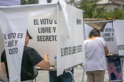 Dos personas murieron por incidentes armados en recintos electorales en México
