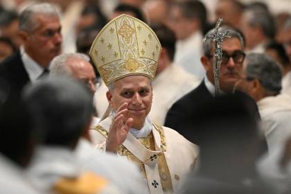 León XIV aboga por una Iglesia alejada de la prepotencia en su primer Jueves Santo