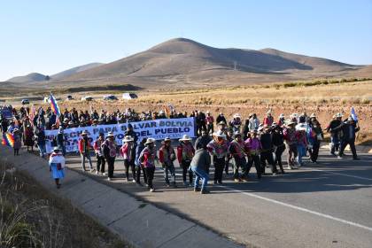 Evistas aseguran que marcha que partió de Caracollo no busca la renuncia de Arce y Choquehuanca