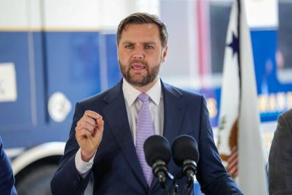 Vicepresidente de EEUU: “No estamos en guerra con Irán, sino con su programa nuclear”