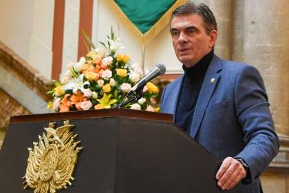 Paz anuncia envío de Ley de Electricidad a la Asamblea y alista dos normativas para hidrocarburos