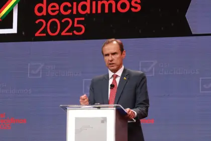 Tuto Quiroga dice que levantará la subvención a combustibles y sacará a Bolivia del Mercosur