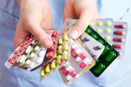 Familiares de pacientes con cáncer denuncian alza en el precio de los medicamentos