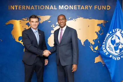 “Nuestro compromiso es avanzar hacia un modelo de crecimiento sostenible”, señala Paz tras reunión con el FMI