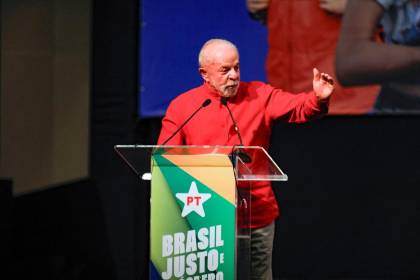 En medio del conflicto por aranceles, Lula dice no olvidará que EEUU ayudó a dar un golpe en Brasil 