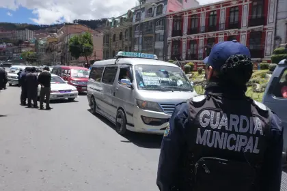 Pasajes en La Paz: Vecinos alistan marchas y el diálogo con los choferes sigue en suspenso