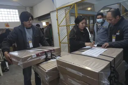 Se alista el envío de las maletas electorales para que casi 8 millones de bolivianos emitan su voto este 22 de marzo