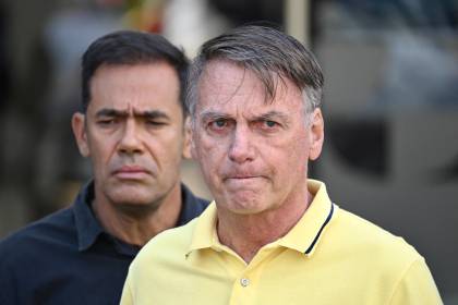Juez autoriza prisión domiciliaria temporal a expresidente brasileño Bolsonaro