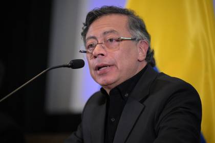 Petro afirma que Bolivia está pasando a “extremismos” con expulsión de su embajadora