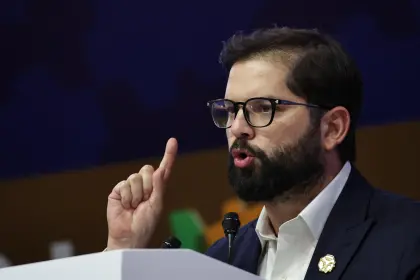 Presidencia de Chile confirma que Gabriel Boric asistirá a la posesión de Rodrigo Paz en Bolivia