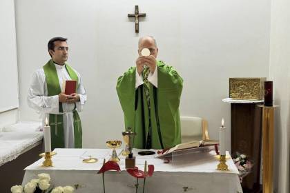 El Vaticano publica las primeras imágenes del papa desde su operación de cáncer