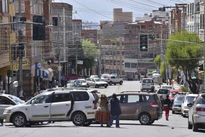 Transporte Libre de La Paz anuncia paro indefinido desde este miércoles por los problemas con la gasolina