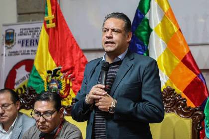 Gobernador Revilla sobre la legalización de autos ‘chutos’: “Podría considerarse que esta sea la última vez”
