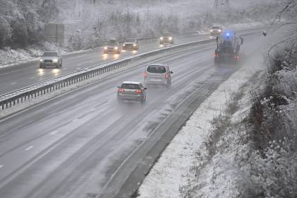 Intensa nevada provoca cinco muertes en accidentes de tránsito en Francia