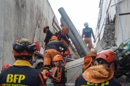 Al menos 15 muertos y más de 100 heridos en Filipinas tras potente terremoto