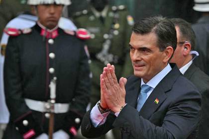 Paz cumple tres meses al mando de Bolivia y el Gobierno resalta estabilidad del dólar y disminución del riesgo país