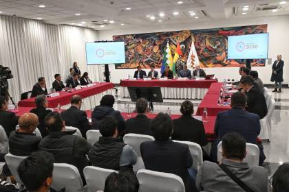 Reunión Paz - alcaldes: Santa Cruz y La Paz hacen conocer sus propuestas económicas