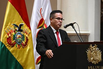 Fiscal general admite que su esposa es familiar de un asesor de Camacho y descarta influencias